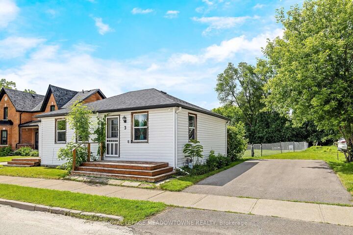 Property Photo:  3 Church Boulevard  ON N0B 1T0 