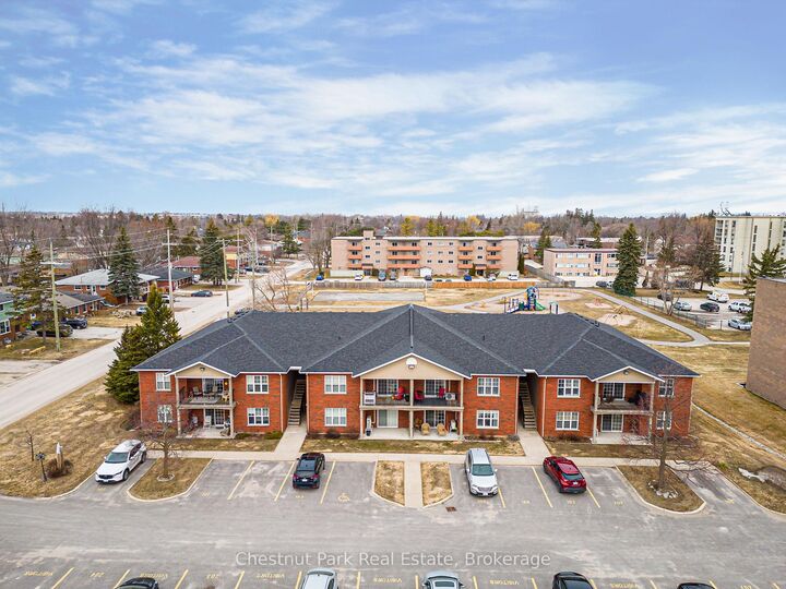Property Photo: 435 Walnut Street 206 ON L9Y 5J9