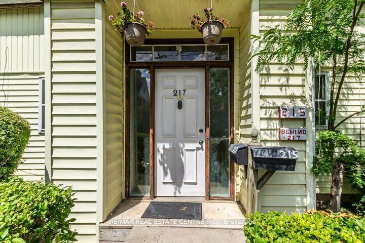 215-217 Queen Street — photo 1