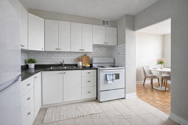 Property Photo:  890 Jane Street 1202  ON M6N 4C3 