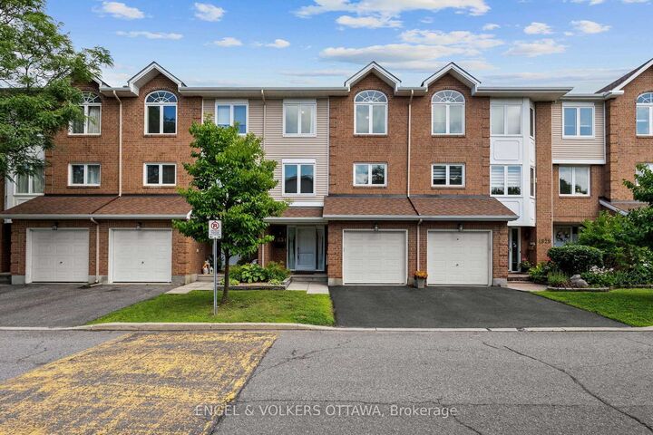 1831 Summerfields Crescent — photo 1