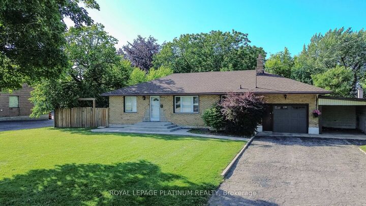 Property Photo: 6 Varadi Avenue ON N3R 3M8
