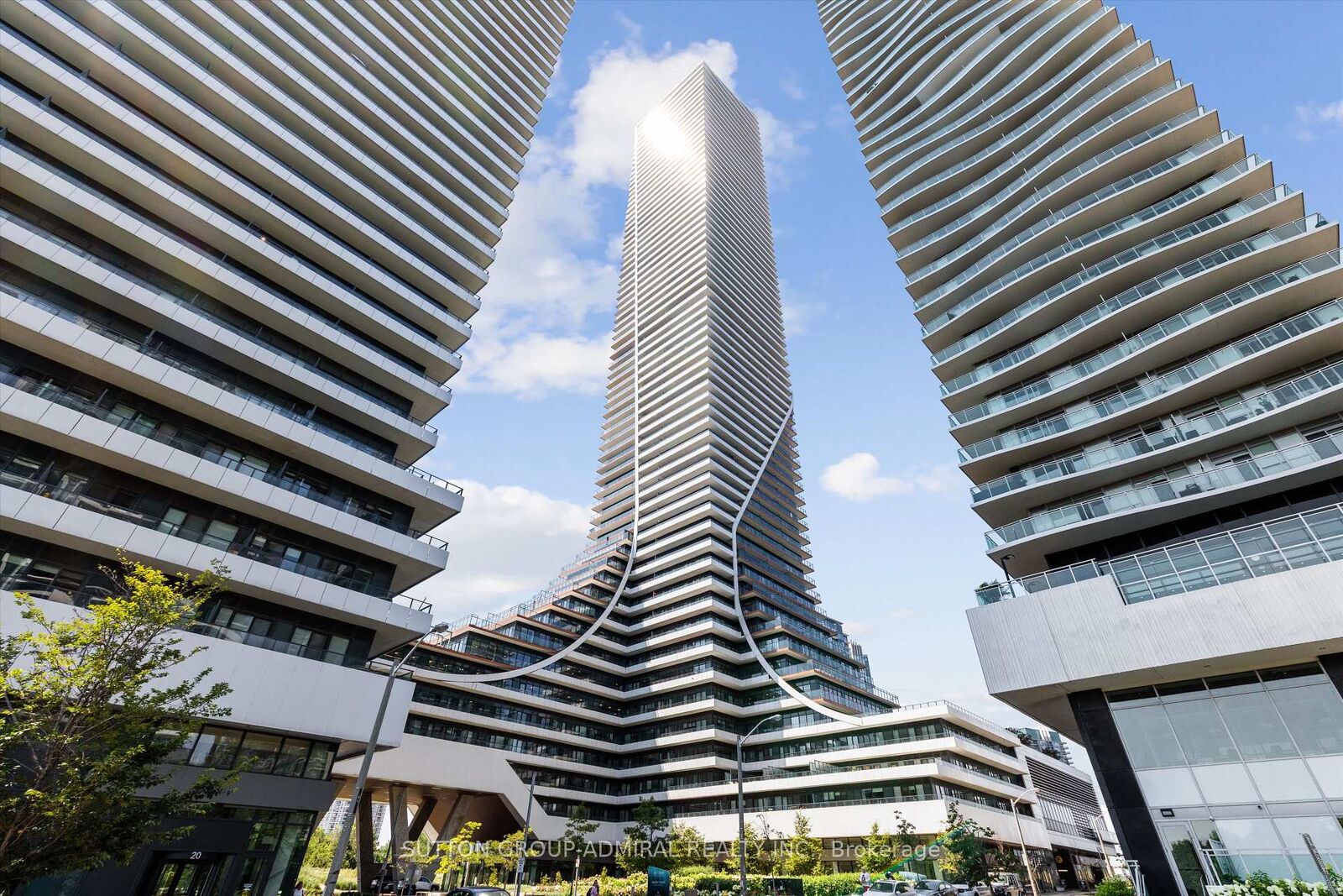 Photo de la propriété:  30 Shore Breeze Drive 4908  ON M8V 0J1 