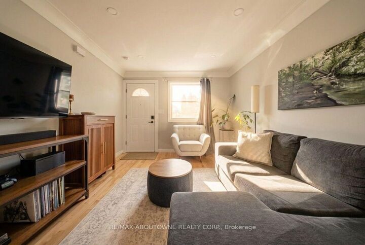 Property Photo: 435 Waverly Street ON L8H 6R5