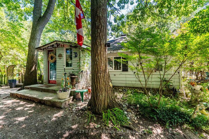 Property Photo:  307 Tiny Beaches Road W  ON L0L 2J0 