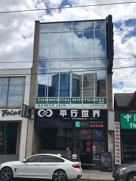 Property Photo: 405 Dundas Street W 202 ON M5T 1G6