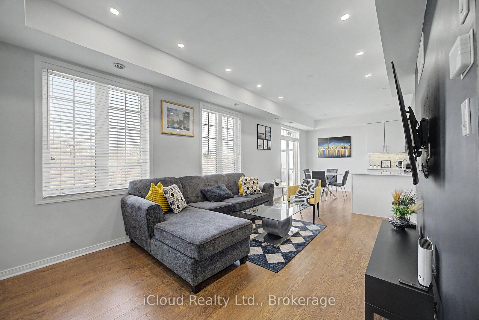 Property Photo:  180 Howden Boulevard 6  ON L6S 0E3 