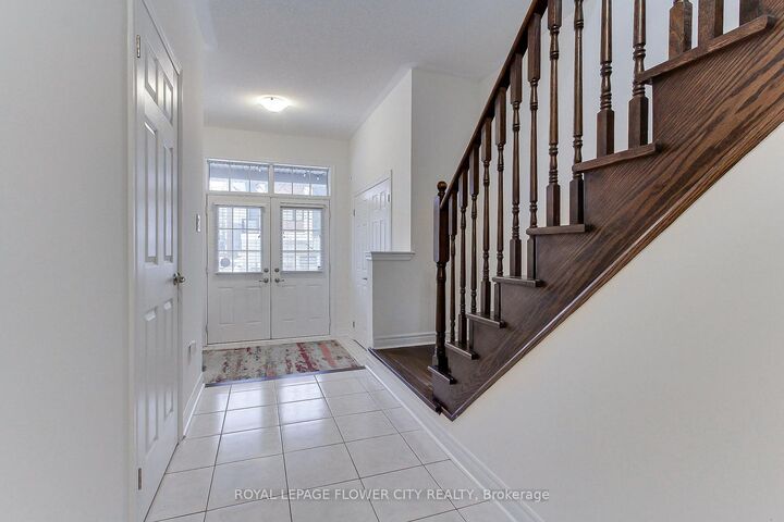 Property Photo: 101 Huguenot Road ON L6H 0M3