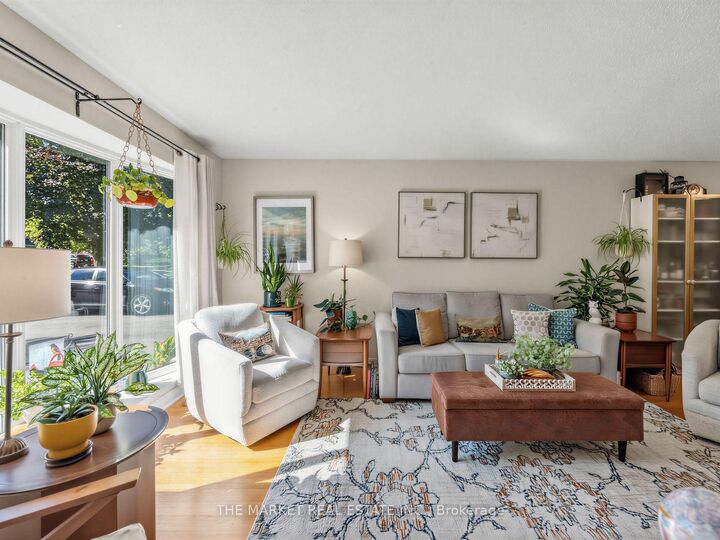 Property Photo: 1033 Franconia Drive ON L4Y 2L6