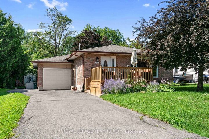 Property Photo: 31 Orville Street ON K2S 1M6