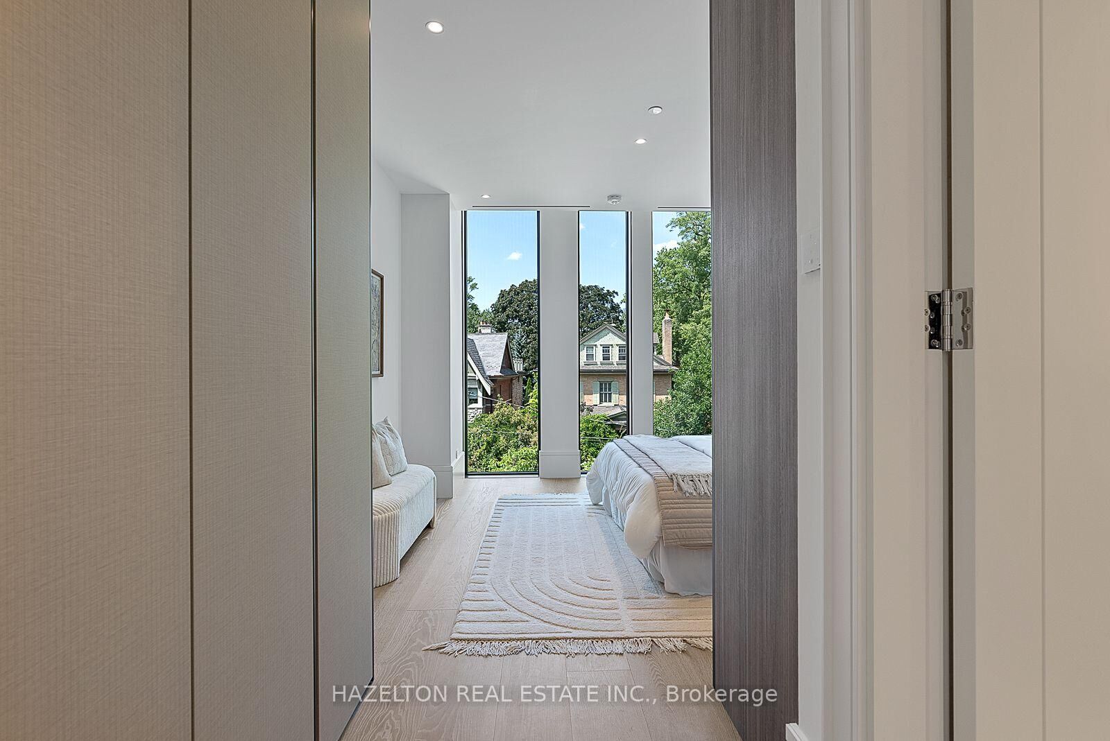 Property Photo: 7 Dale Avenue 302 ON M4W 1K2