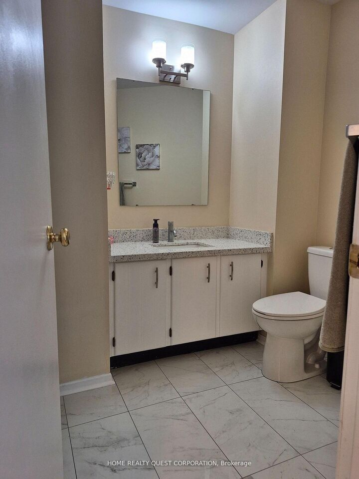 Property Photo: 1722 Princelea Place Room B ON L5M 3R4