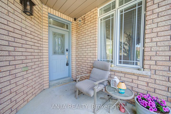 Property Photo: 132 Estate Garden Drive ON L4E 3X8
