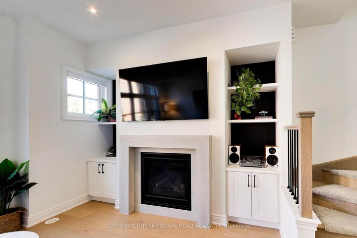 Property Photo: 80 Daisy Avenue 30 ON M8W 0B7