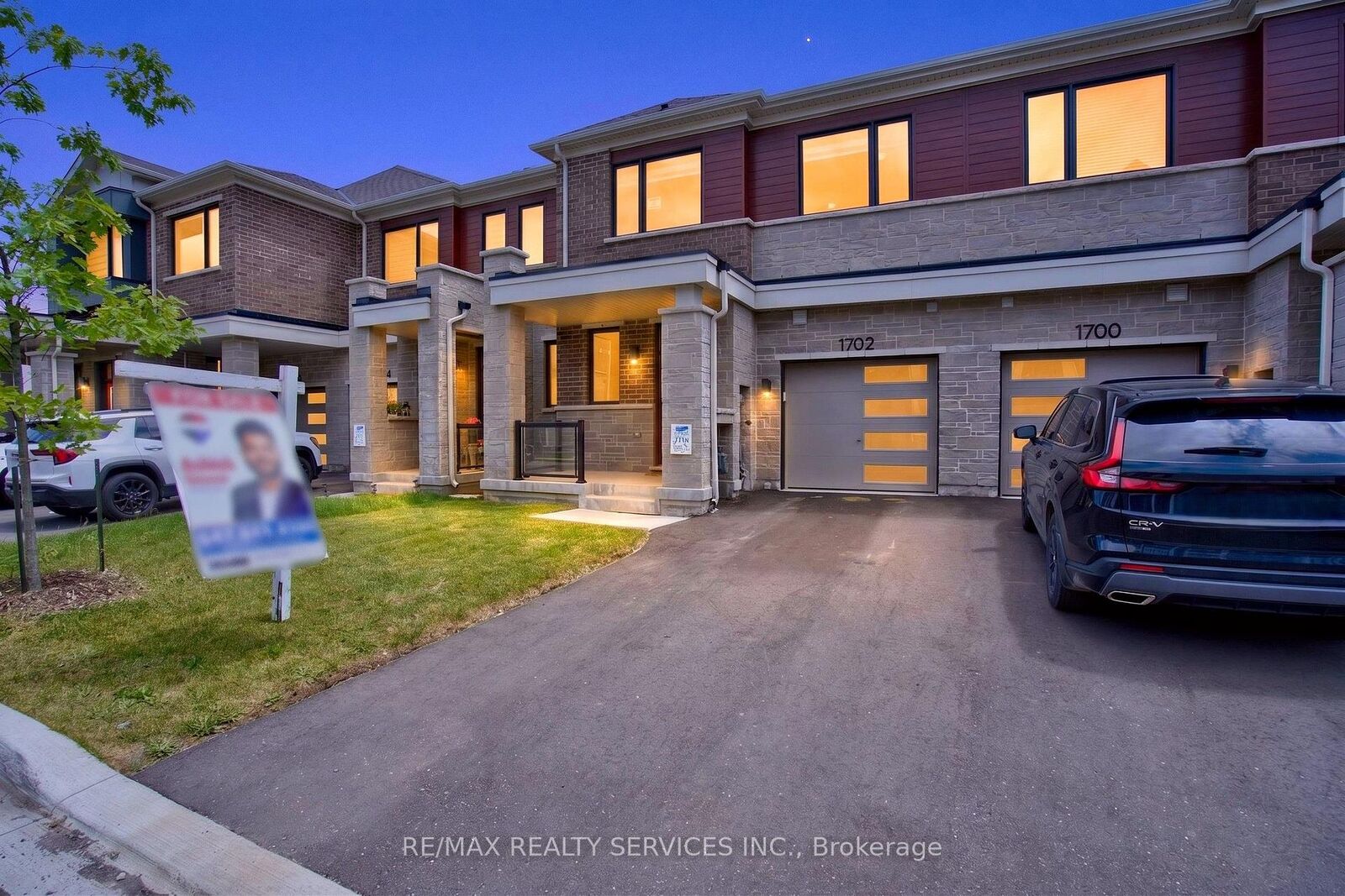 Photo de la propriété:  1702 Dance Court  ON L9E 2A3 