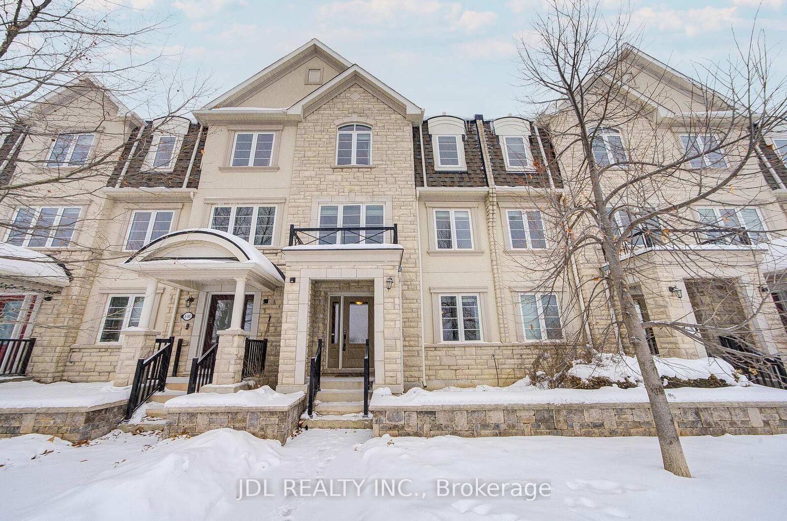 Property Photo: 3002 Preserve Drive, Unit 25 Drive ON L6M 0V5