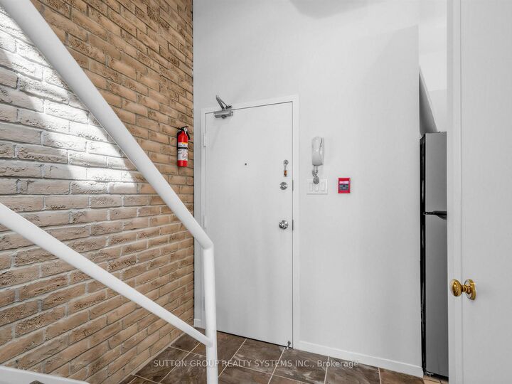 Property Photo: 6 Bartlett Avenue W 5 ON M6H 3E7