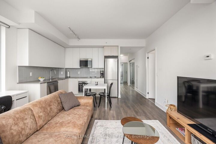 Property Photo:  2481 Taunton Road 1607  ON L6H 3R7 