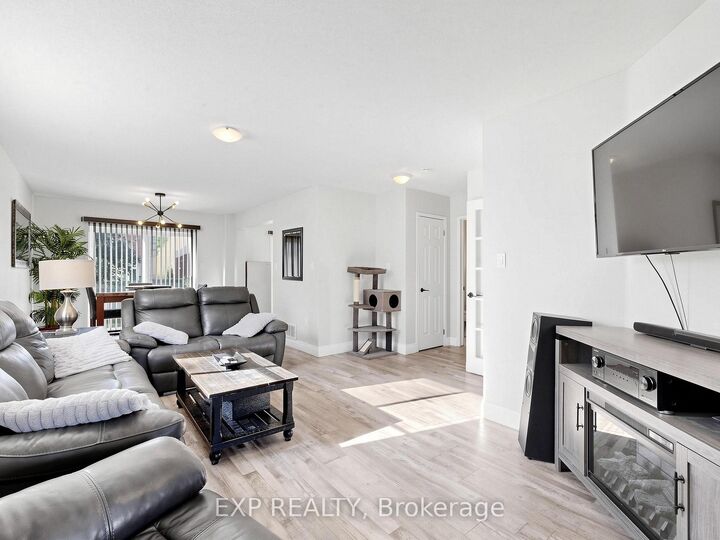 Property Photo: 6 Booth Lane ON L4N 0S4
