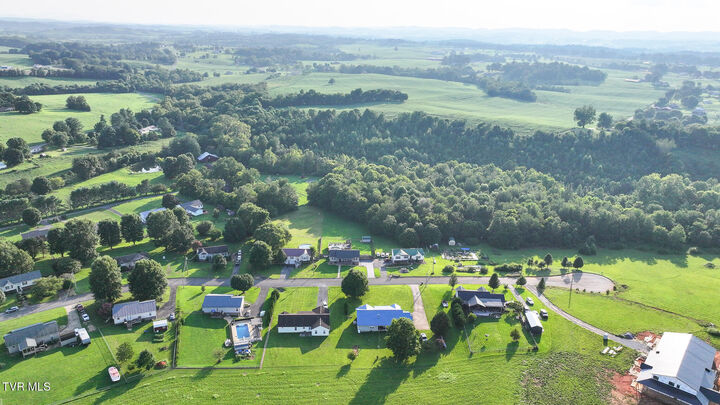 Property Photo:  139 Lou Fox Drive  TN 37690 