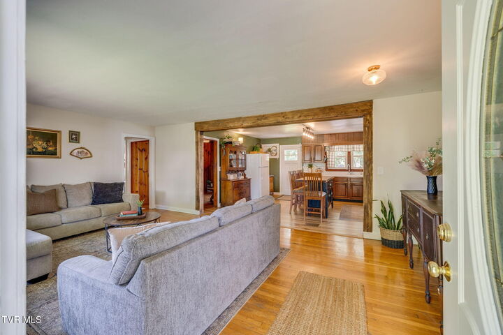 Property Photo: 413 Holly Street TN 37645