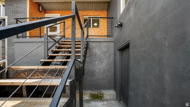 Property Photo:  552 E Chelsea Dr S  UT 84010 