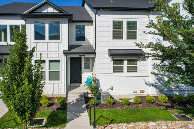 Property Photo: 13963 S Wide Ridge Way UT 84096