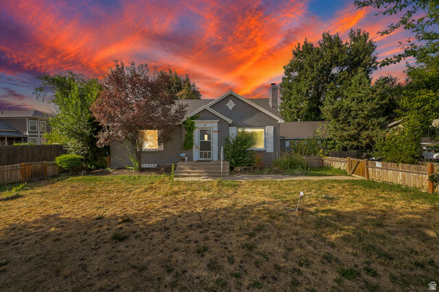 Property Photo: 340 W Porter Ln UT 84014