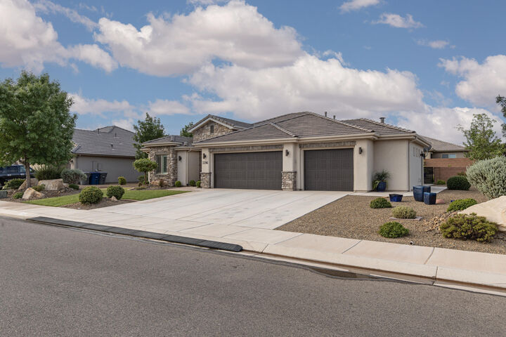 Property Photo:  3396 E 3140 St S  UT 84790 