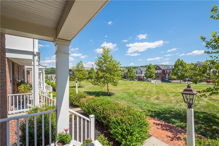 Property Photo:  1408 Hastings Crescent  PA 15017 