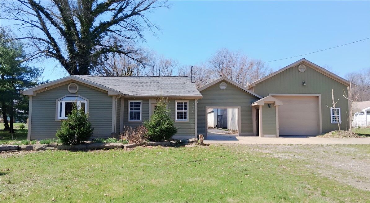 Property Photo:  3331 Evergreen Rd  PA 16143 