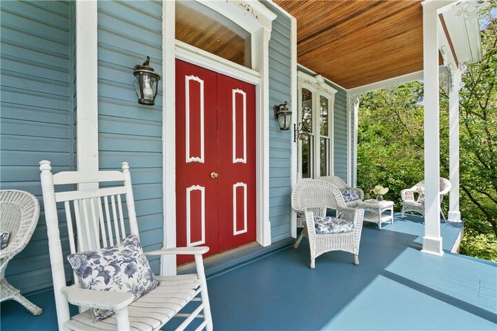 Property Photo:  275 Wolfe Ln  PA 15642 