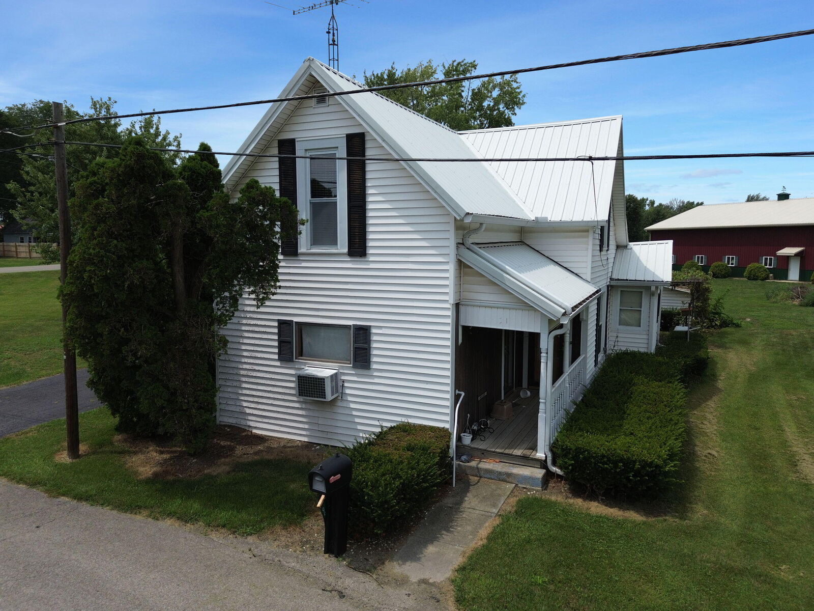 Property Photo: 9551 Foundry Road OH 43319