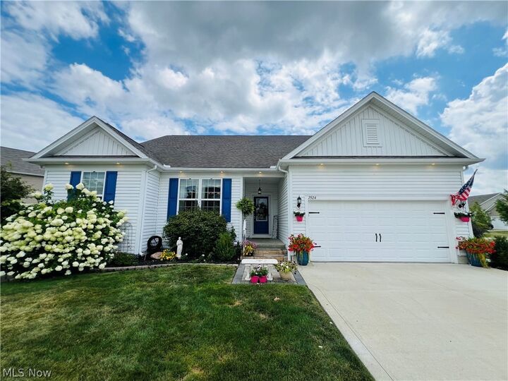 Property Photo:  7924 Heatherglen Drive  OH 44060 