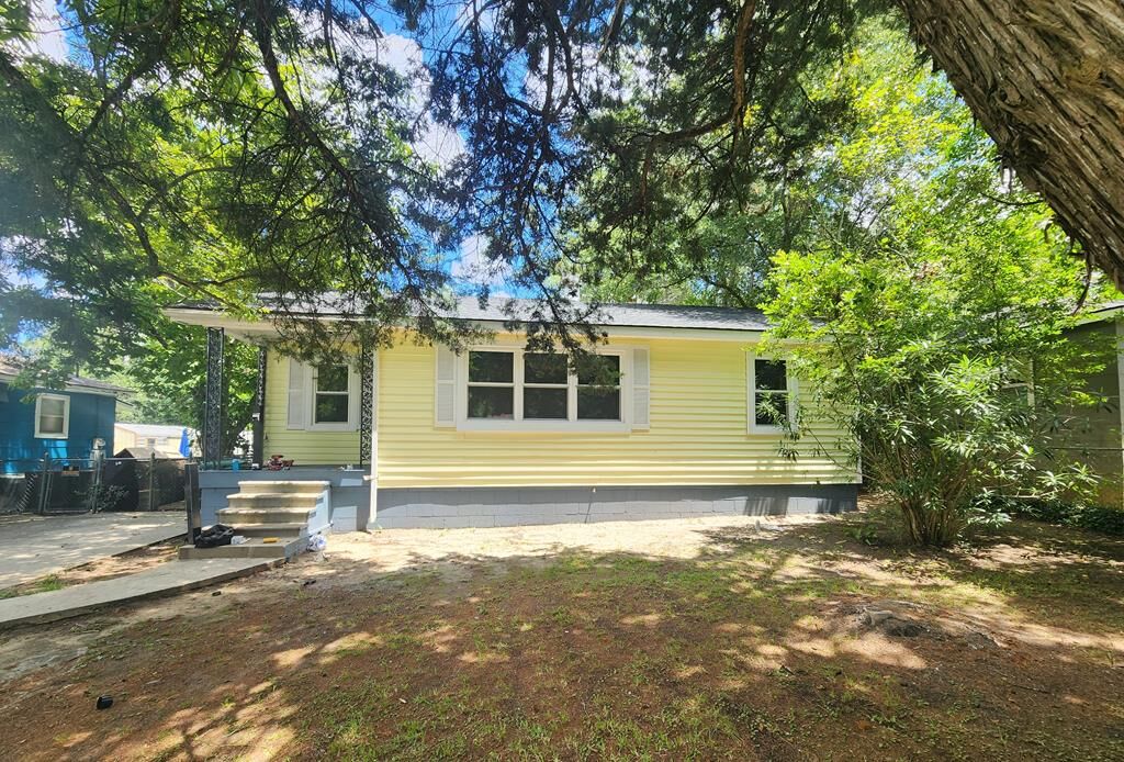 Property Photo: 212 Frost Street GA 31705