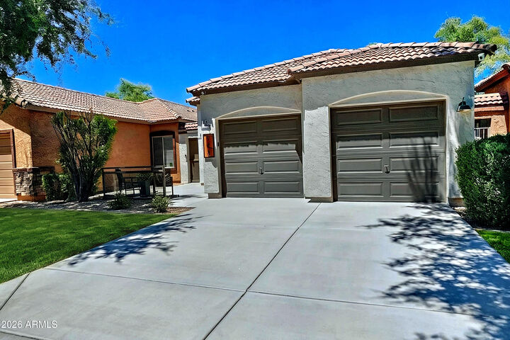 Property Photo: 948 S Banning Street AZ 85296