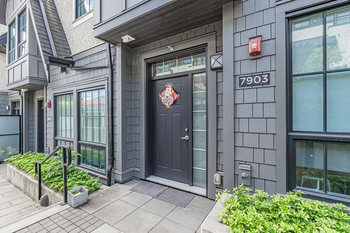 Property Photo: 7903 Oak Street BC V6P 4A6