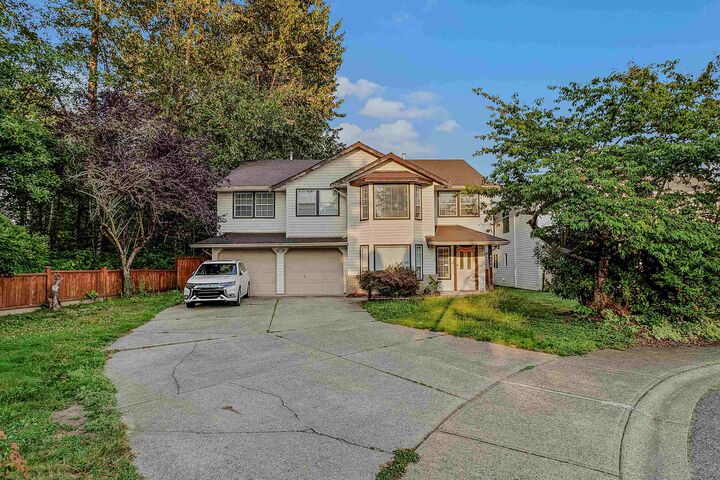 8496 Cox Drive — photo 1