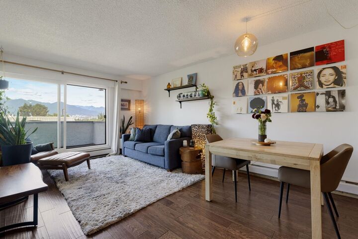 Property Photo:  391 E 7th Avenue 302  BC V5T 4H1 