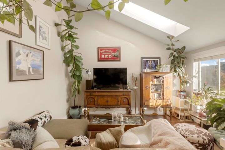 Property Photo: 612 E 4th Street BC V7L 1J8