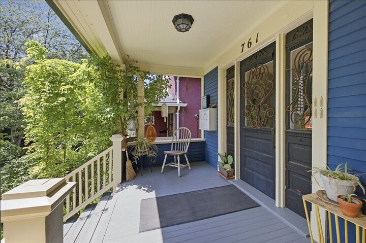 Property Photo: 761 E 15th Avenue BC V5T 2R8