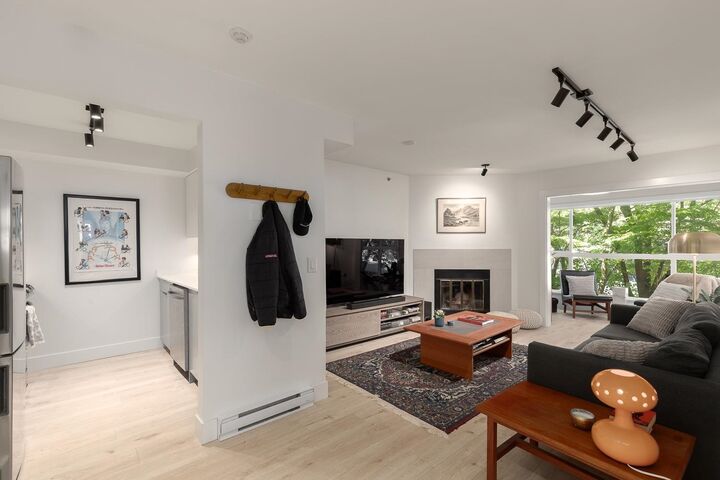 Property Photo: 2272 Dundas Street 203 BC V5L 1J8