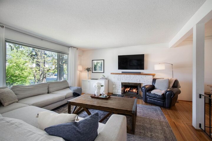 Property Photo: 361 W 19th Street BC V7M 1X7
