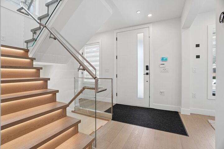 Property Photo: 72 E 57th Avenue BC V5X 1S4