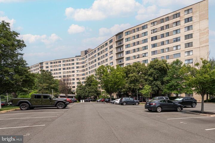 Property Photo:  1200 N Nash Street 232  VA 22209 