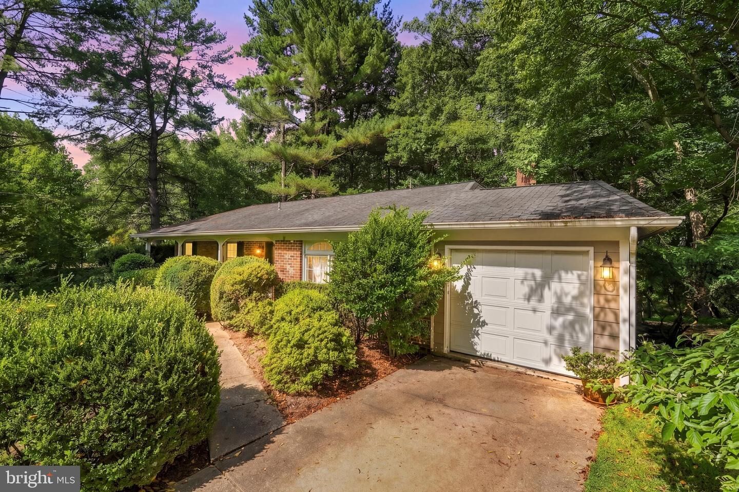 Property Photo:  11504 Parkedge Drive  MD 20852 
