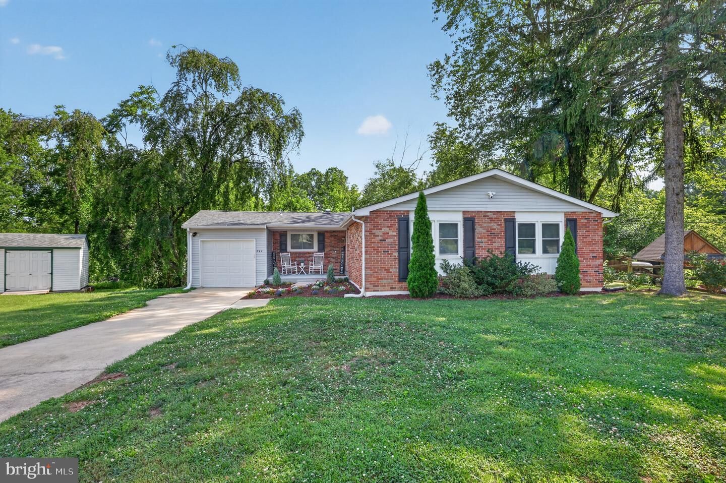 Property Photo: 344 N Dillwyn Road DE 19711