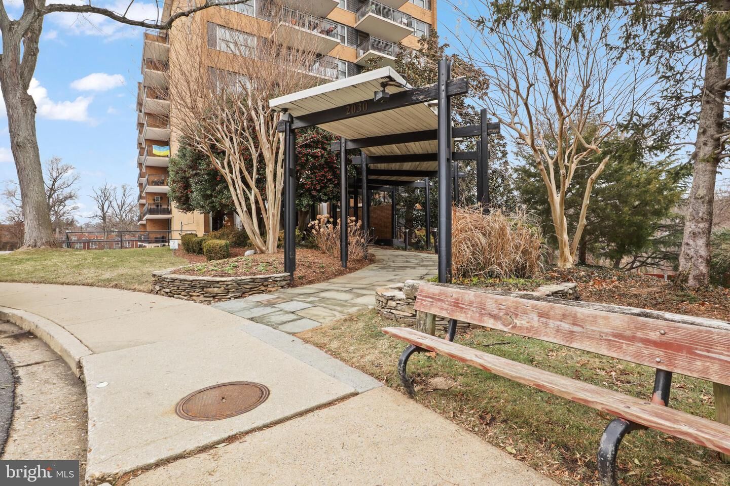 Property Photo:  2030 N Adams Street 911  VA 22201 