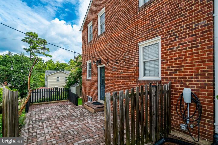 Property Photo: 6145 12th Street N VA 22205