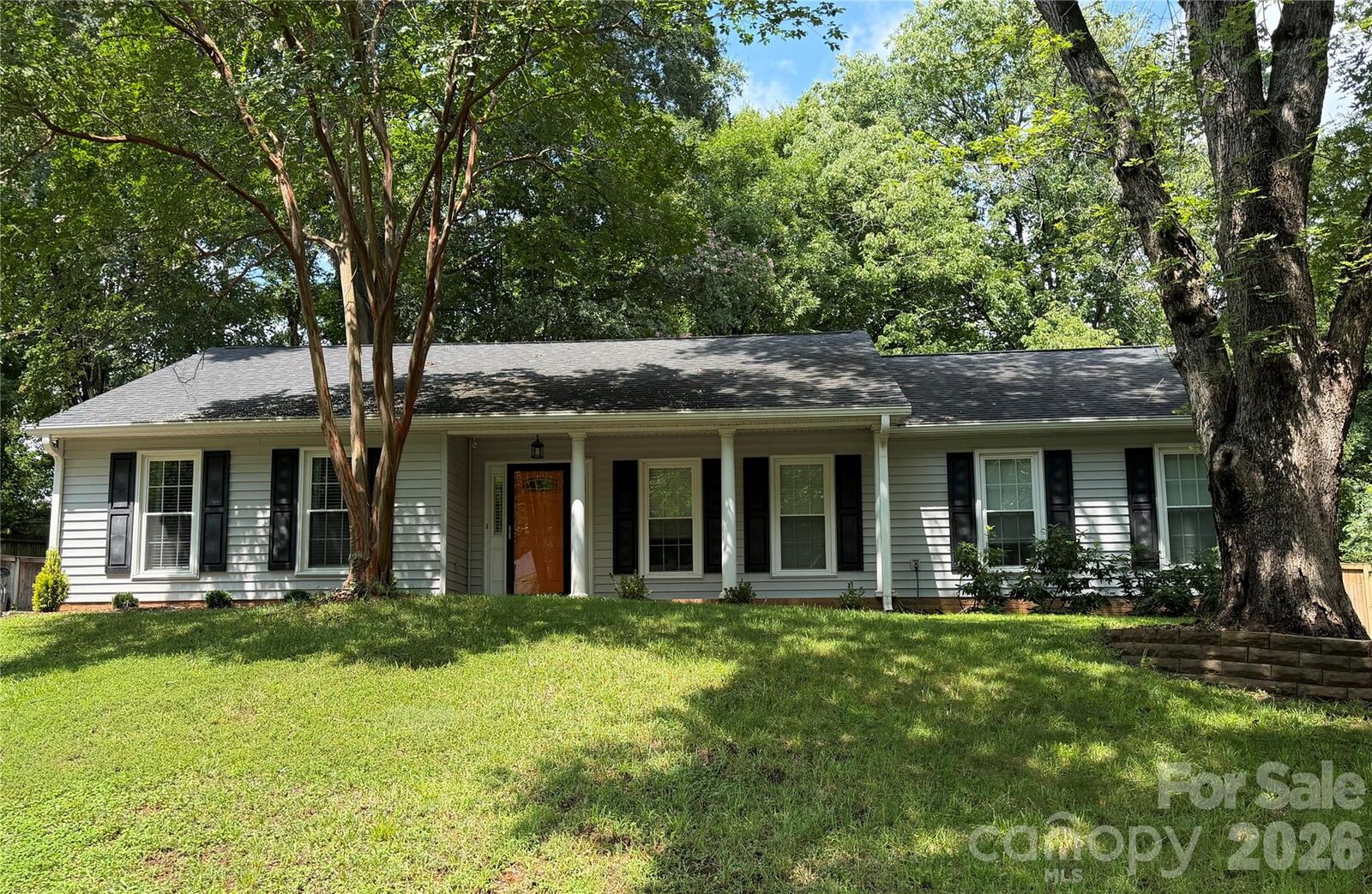 Property Photo:  2701 Creekbed Lane  NC 28210 